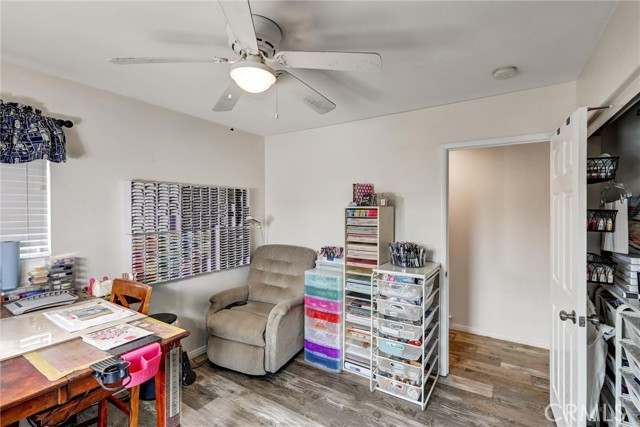 13576 Oxford Ct, Chino CA: https://media.crmls.org/medias/ee736980-fc7b-45b1-9e68-6bb3ebbd8fc5.jpg