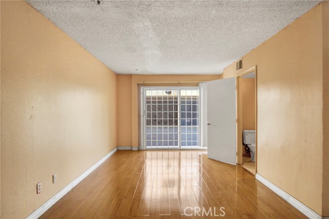 Bonus/Flexible Space Next to Garage