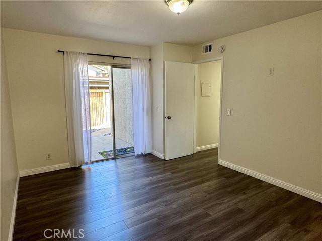40 Windjammer, Irvine CA: https://media.crmls.org/medias/ee73e076-e587-45dd-9597-c810b7a7c6d0.jpg
