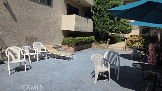 5400 Lindley Avenue, Encino CA: https://media.crmls.org/medias/ee7448fe-1f21-4091-bbbd-02da21c698db.jpg