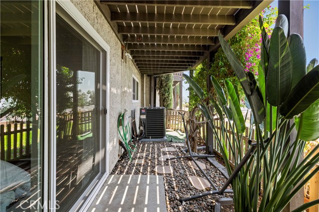 Detail Gallery Image 29 of 33 For 15614 Crestview Ln #63,  Granada Hills,  CA 91344 - 2 Beds | 3 Baths