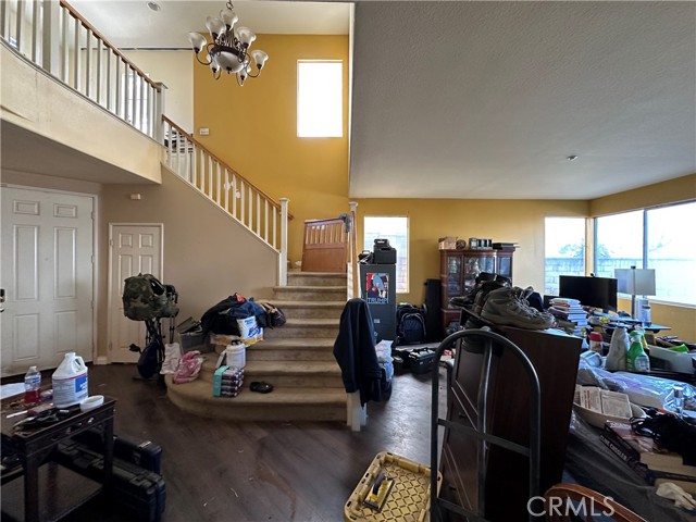 Detail Gallery Image 4 of 19 For 4815 Creekway Ln, Riverside,  CA 92505 - 5 Beds | 4 Baths