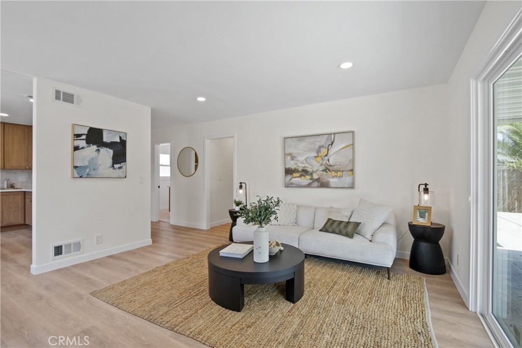 Ee753232 89c7 490d 9ce7 91b06e0c8345