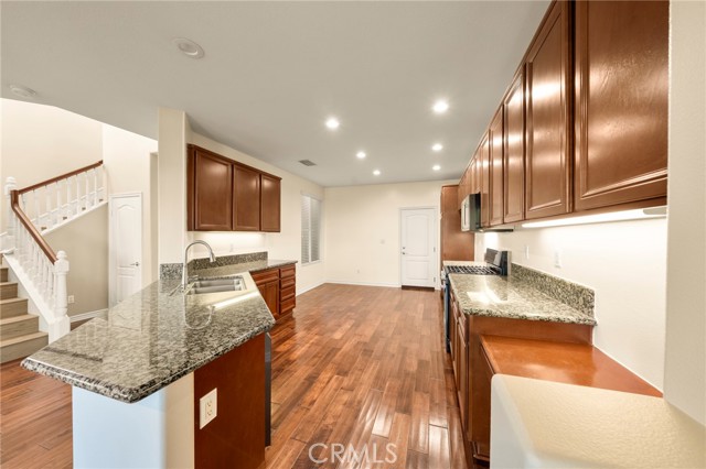 Detail Gallery Image 17 of 75 For 26640 via Bellazza, Valencia,  CA 91381 - 3 Beds | 2/1 Baths