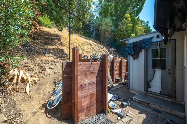 4868 La Roda Avenue, Eagle Rock CA: https://media.crmls.org/medias/ee7599ae-bab5-4dbc-9ab7-916e35592f99.jpg