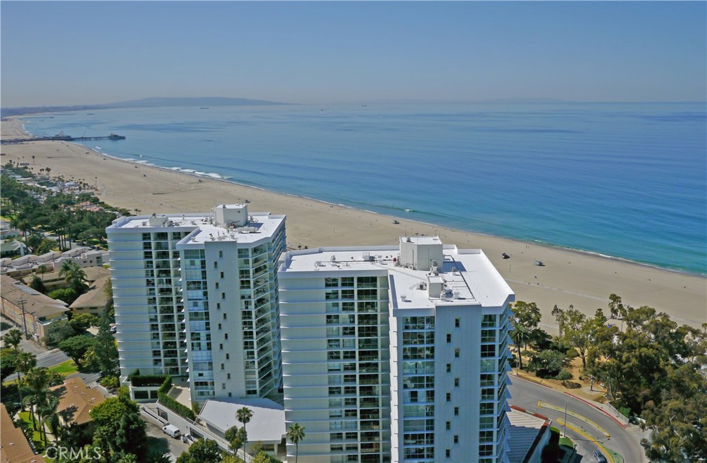 California coastal living at its finest. 1 bed / 1 bath 180 degree panoramic views of the Santa Monica Mountain and City Views. A custom masterpiece with upgrades including hardwood floors, plasma TVs in every room. Ocean Towers is a high-end full service building including 24-hr valet, security, doormen, pool, concierge service, spa, and ocean view gym. A stone's throw away from the beach, world class restaurants, shopping, and more in a great location in Santa Monica.