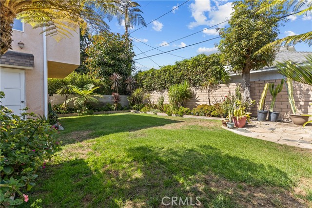 Detail Gallery Image 19 of 22 For 11333 Montana Ave, Los Angeles,  CA 90049 - 4 Beds | 2/1 Baths