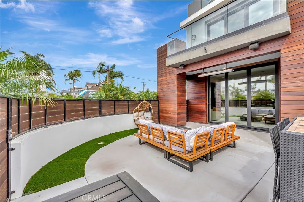 Ee7614fc Fa8b 453b Bab4 3cc13c00fdce