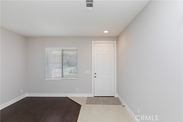 Detail Gallery Image 4 of 27 For 3224 Blossom Dr, Perris,  CA 92571 - 4 Beds | 2/1 Baths