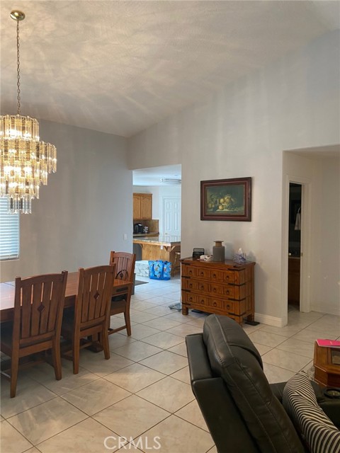 1340 Oasis Drive, Barstow CA: https://media.crmls.org/medias/ee76c09a-3afb-4c69-9029-1e6c383fc049.jpg