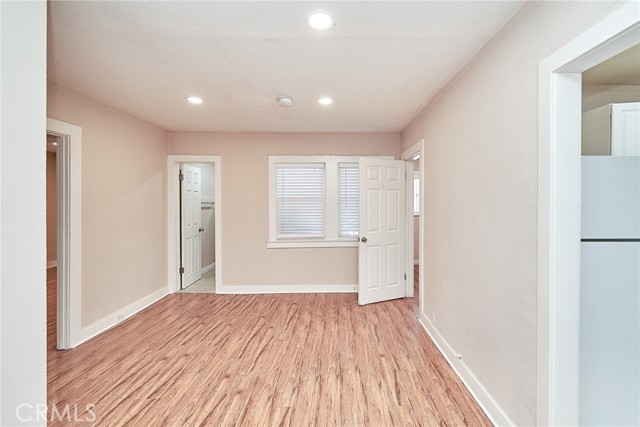 Detail Gallery Image 10 of 23 For 1329 W 37th Dr, Los Angeles,  CA 90007 - 4 Beds | 2 Baths