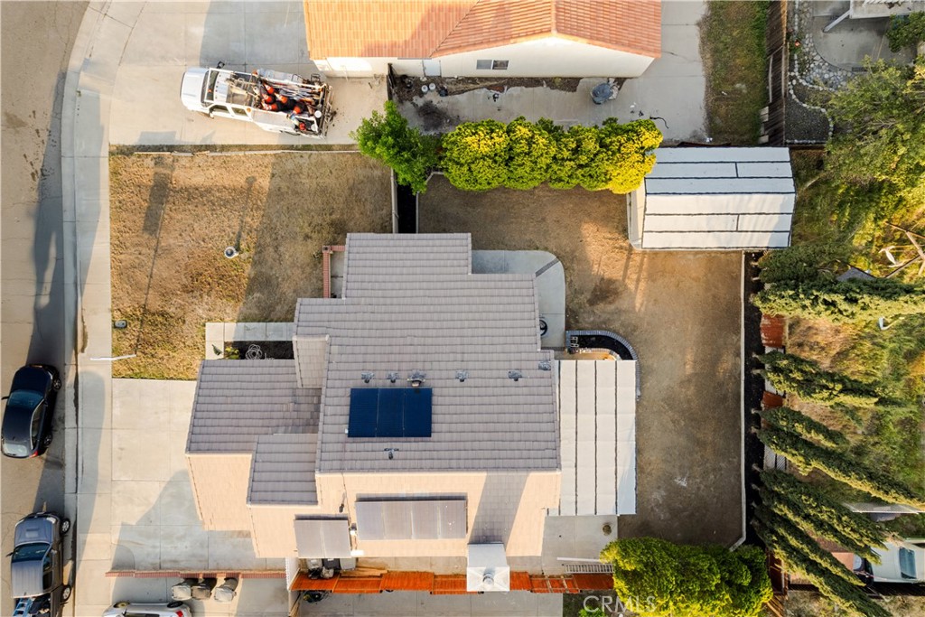 https://media.crmls.org/medias/ee76f64e-9636-4923-9d81-2002d24f4981.jpg?preset=X-Large