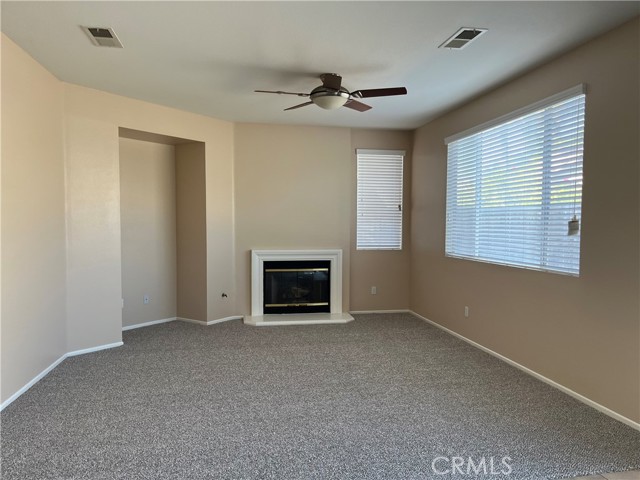 Detail Gallery Image 8 of 26 For 1498 Haddington Dr, Riverside,  CA 92507 - 4 Beds | 2/1 Baths