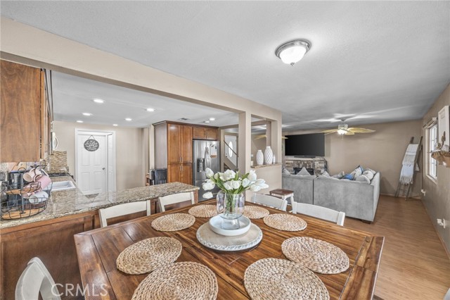 1629 Glenview Drive, Perris CA: https://media.crmls.org/medias/ee771888-aebc-4bc9-a66e-7598624c4586.jpg