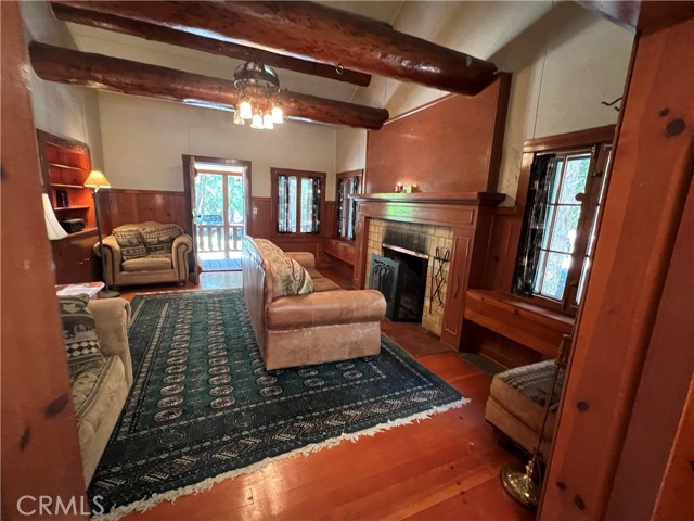28879 Sycamore Drive, Lake Arrowhead CA: https://media.crmls.org/medias/ee77e955-15d8-4d3e-81a8-2b5287098b4b.jpg