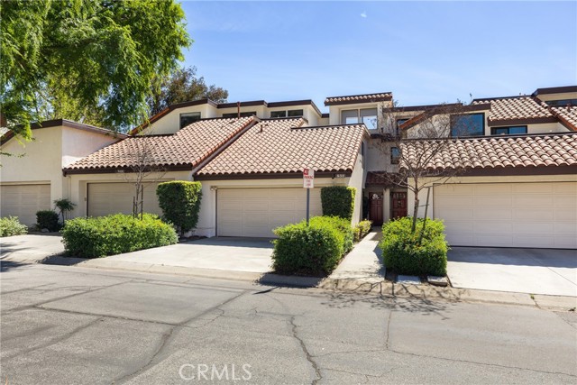 Detail Gallery Image 2 of 51 For 832 Trinity, Claremont,  CA 91711 - 3 Beds | 3 Baths