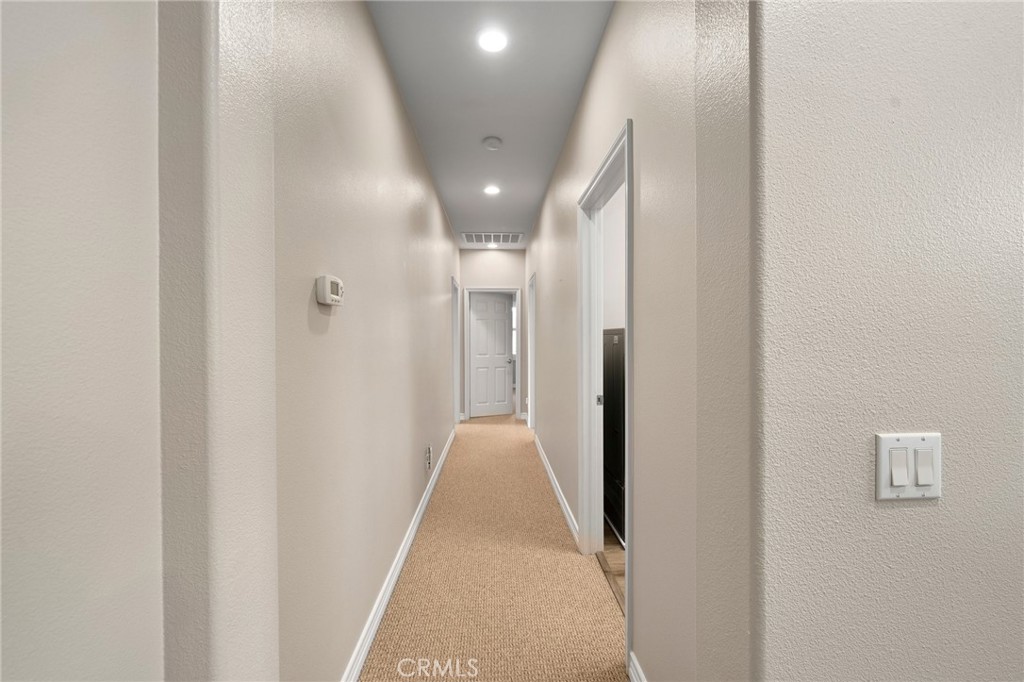 https://media.crmls.org/medias/ee785e8c-aaf2-4442-b47e-c8182b9152c5.jpg?preset=X-Large