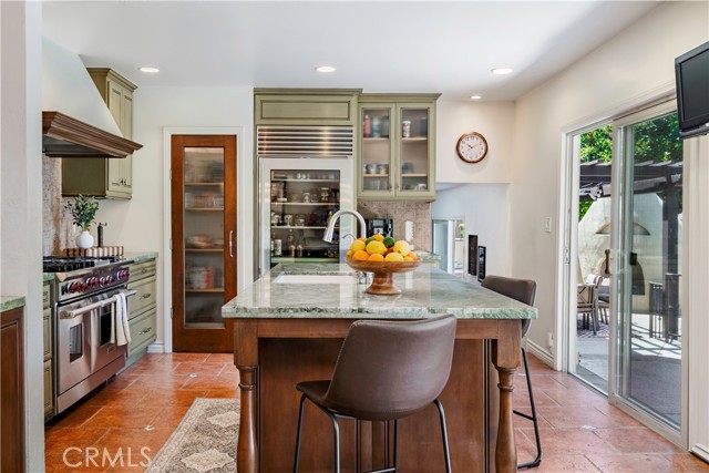 1335 Crestview Avenue, Seal Beach CA: https://media.crmls.org/medias/ee78da80-3e64-4355-878e-be884b04b938.jpg