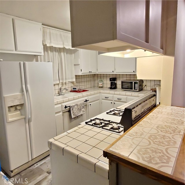 Detail Gallery Image 6 of 16 For 720 W Big Bear Bld, Big Bear City,  CA 92314 - 2 Beds | 2 Baths