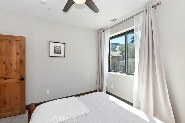 Detail Gallery Image 43 of 73 For 1224 Wolf Creek Ct, Big Bear Lake,  CA 92315 - 6 Beds | 4/1 Baths