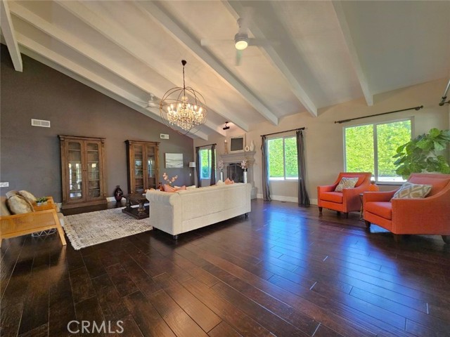 940 N Silent Ranch Drive, Glendora CA: https://media.crmls.org/medias/ee79b4e4-448c-416d-8b19-87debf68e3ba.jpg