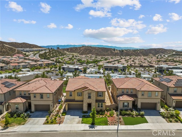 19162 Lauren Lane, Saugus CA: https://media.crmls.org/medias/ee79c378-d302-4b94-a905-08221fe35a78.jpg
