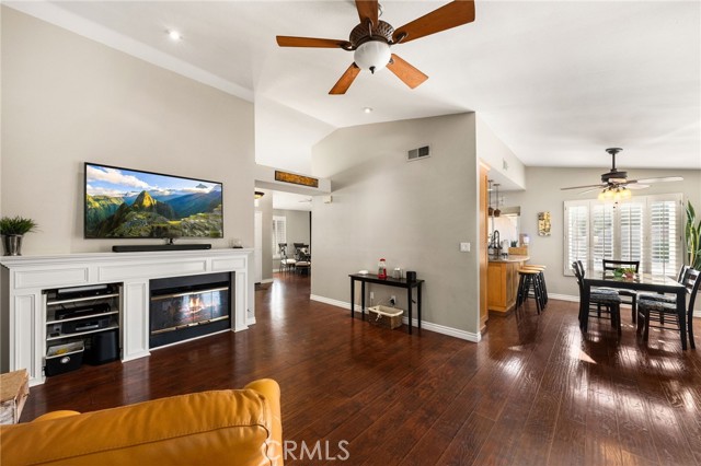 Detail Gallery Image 15 of 58 For 12409 Foxhound Cir, Moreno Valley,  CA 92555 - 4 Beds | 2 Baths