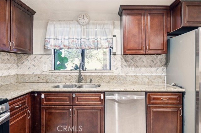876 SAN PABLO Way, Duarte CA: https://media.crmls.org/medias/ee7c20bc-200a-49cf-b2ba-ce3efd357133.jpg