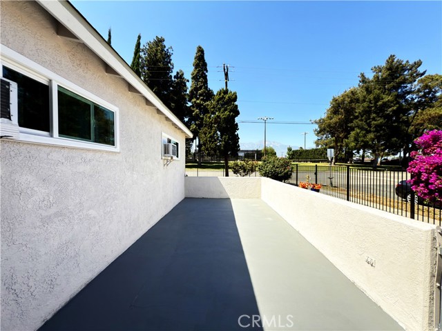 851 Amador Avenue, Ontario CA: https://media.crmls.org/medias/ee7c811f-ba6c-4839-8464-47e6758eb892.jpg
