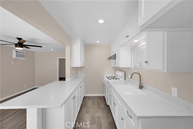 Detail Gallery Image 15 of 53 For 5572 Saint Ann Ave, Cypress,  CA 90630 - 5 Beds | 2 Baths