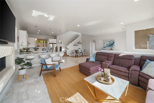 Detail Gallery Image 4 of 29 For 997 Canyon Lane, Pismo Beach,  CA 93449 - 3 Beds | 2 Baths