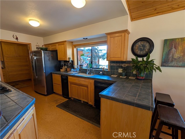 1575 Petersen Lane, Frazier Park CA: https://media.crmls.org/medias/ee7de5b8-4686-4ce9-9f52-42f2bb733930.jpg