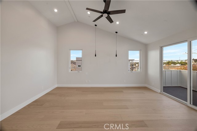 Detail Gallery Image 30 of 47 For 2100 Harriman Ln, Redondo Beach,  CA 90278 - 5 Beds | 4/1 Baths