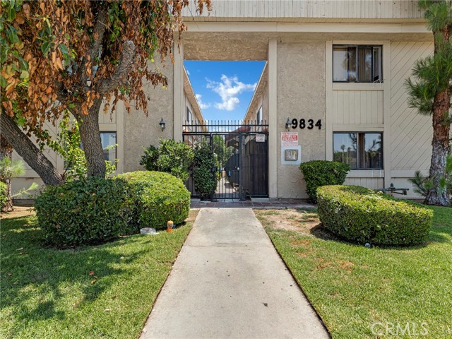 Detail Gallery Image 2 of 29 For 9834 Sepulveda Bld #109,  North Hills,  CA 91343 - 2 Beds | 2 Baths
