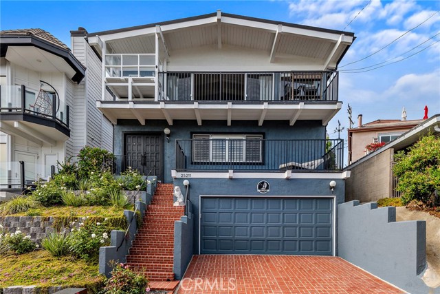 25211 La Cresta Drive, Dana Point CA: https://media.crmls.org/medias/ee7eccae-15b7-4c41-8fdb-de2523944e16.jpg