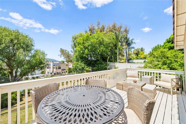 32211 Camino Nunez, Temecula CA: https://media.crmls.org/medias/ee7f11e5-93cd-4b4a-8d1a-6724b9cc7d2a.jpg