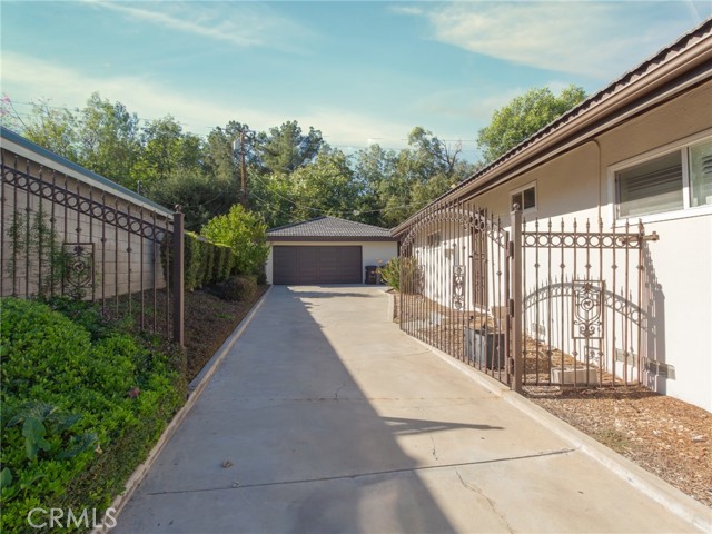 Detail Gallery Image 24 of 33 For 417 S Charvers Ave, West Covina,  CA 91791 - 4 Beds | 3 Baths