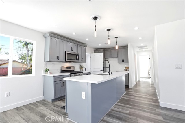 Detail Gallery Image 6 of 45 For 1038 E J St, Ontario,  CA 91764 - 3 Beds | 1 Baths