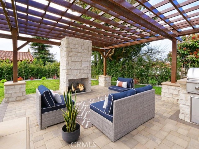 6888 Alta Vista Drive, Rancho Palos Verdes CA: https://media.crmls.org/medias/ee7ffb1a-3d34-461d-9188-60ad37994057.jpg
