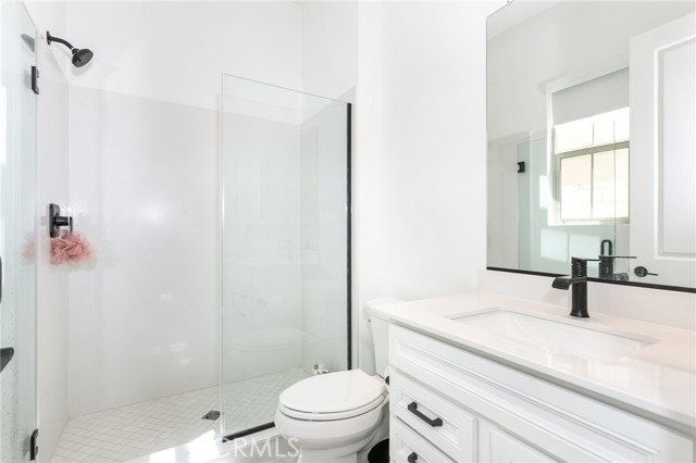 21628 Canyon Cove, Chatsworth CA: https://media.crmls.org/medias/ee81cc7e-38d5-498c-90c2-e42d60e6efe7.jpg