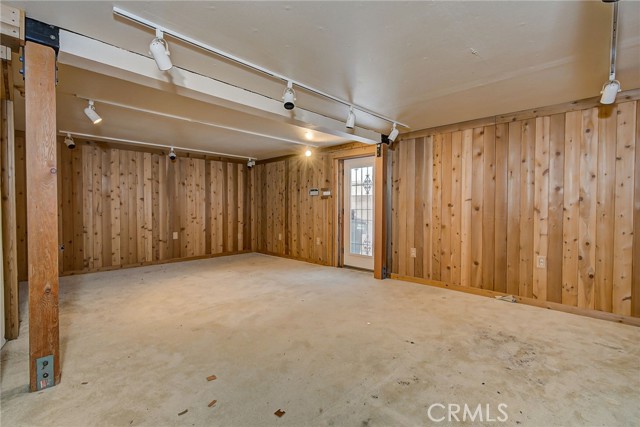 See Virtual Staging-Previous Photo