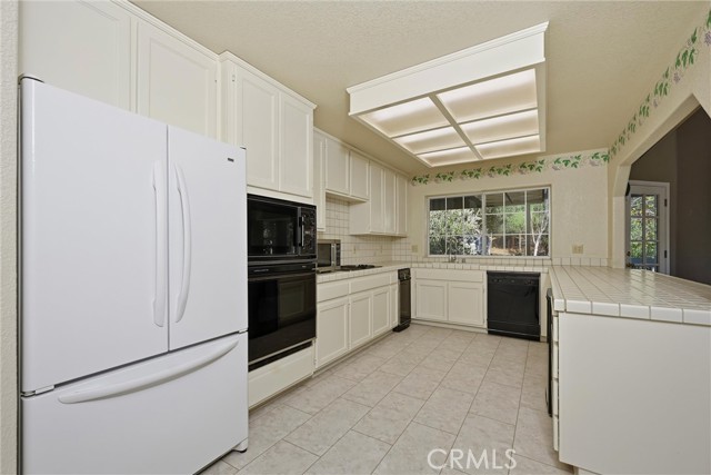 Detail Gallery Image 18 of 35 For 18168 Deer Hill Rd, Hidden Valley Lake,  CA 95467 - 3 Beds | 2 Baths