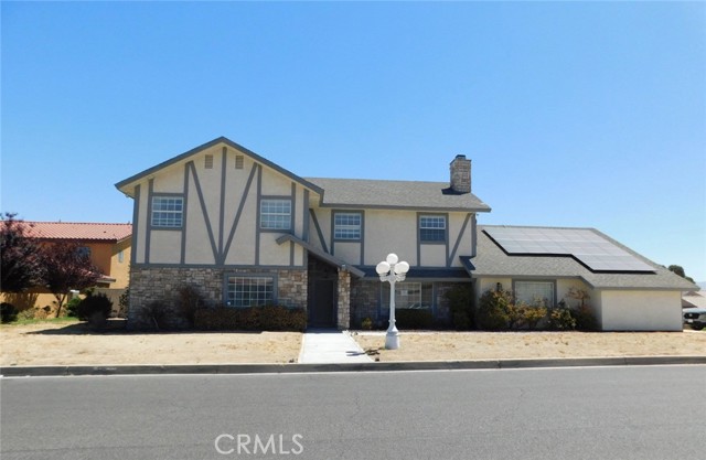 17830 San Gabriel Lane, Victorville CA: https://media.crmls.org/medias/ee832b89-6555-438f-8f95-6693e7d3bcc4.jpg