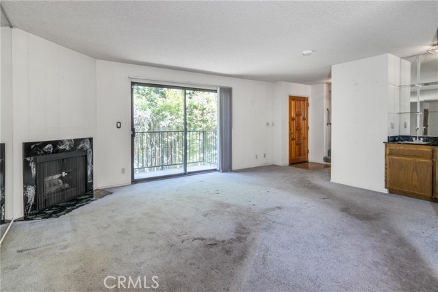 Detail Gallery Image 7 of 18 For 13203 Vanowen St #8,  North Hollywood,  CA 91605 - 2 Beds | 3 Baths