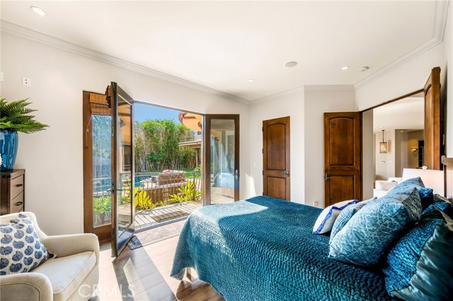 215 S Poinsettia Avenue, Manhattan Beach CA: https://media.crmls.org/medias/ee843133-8150-4c15-b007-44a05415535e.jpg