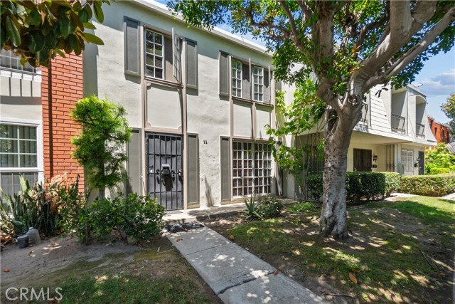 1800 W Gramercy Avenue, Anaheim CA: https://media.crmls.org/medias/ee844e27-06a9-40f5-aed0-9cac20243576.jpg