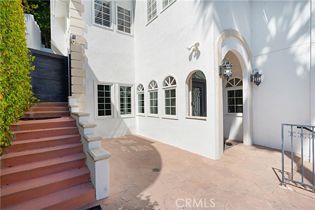 Detail Gallery Image 3 of 37 For 21047 Dumetz Rd, Woodland Hills,  CA 91364 - 4 Beds | 5 Baths
