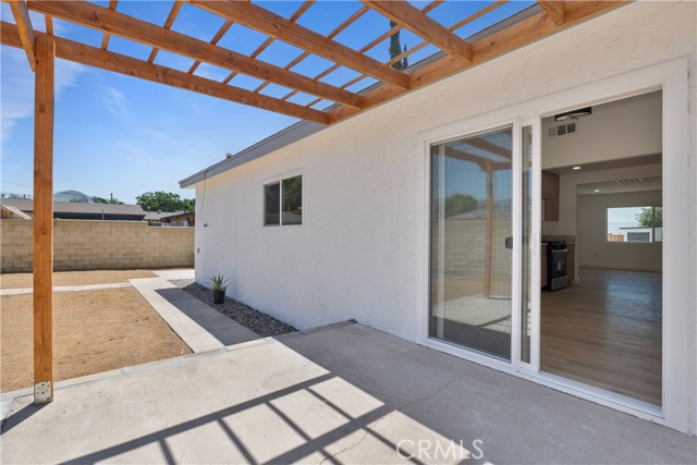 25742 7th Street, San Bernardino CA: https://media.crmls.org/medias/ee8570d3-3213-4337-a529-5d501fdd1705.jpg