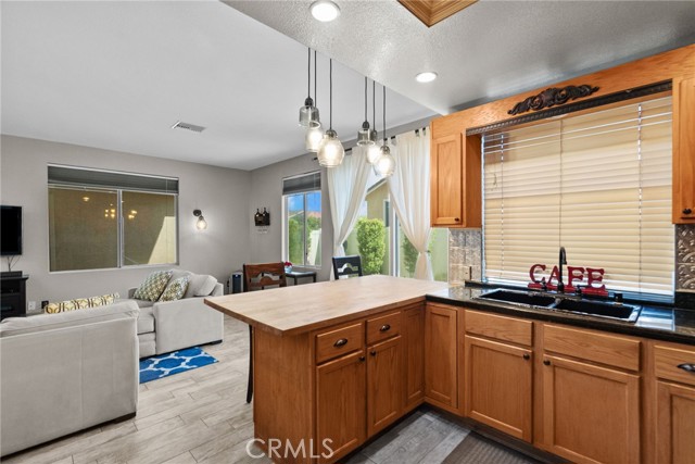 27606 Primrose Lane, Castaic CA: https://media.crmls.org/medias/ee85e6c8-384d-4ca0-801d-f2e2750db28f.jpg