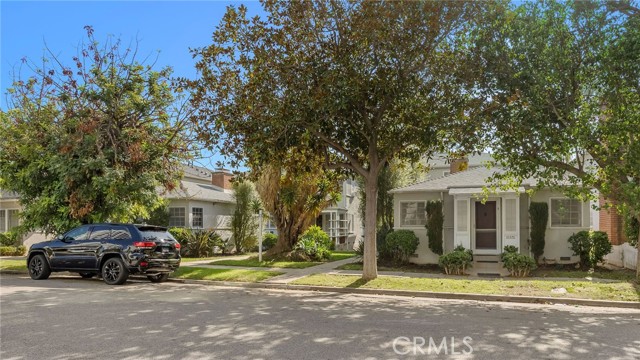 Detail Gallery Image 16 of 19 For 10372 Ashton Ave, Los Angeles,  CA 90024 - 2 Beds | 4 Baths